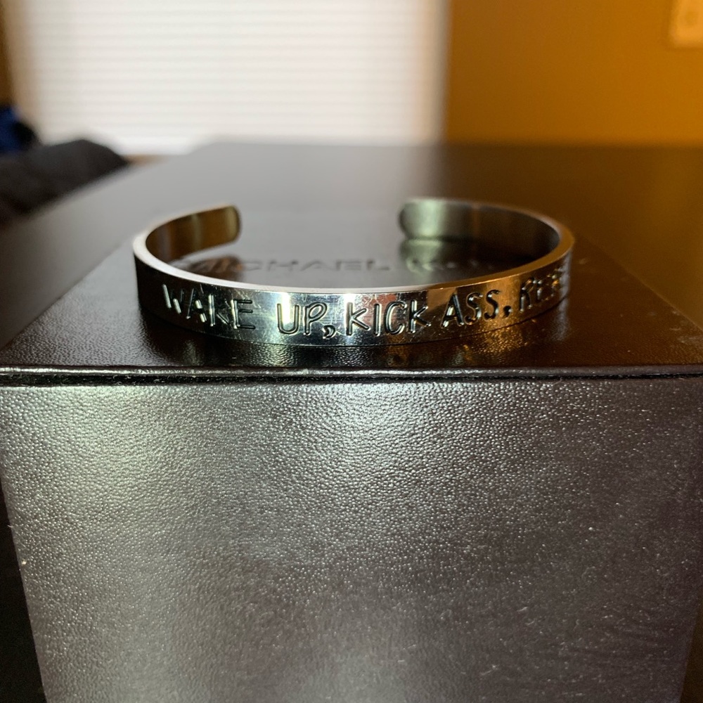 Inspiration silver cuff - Picture 3 of 3